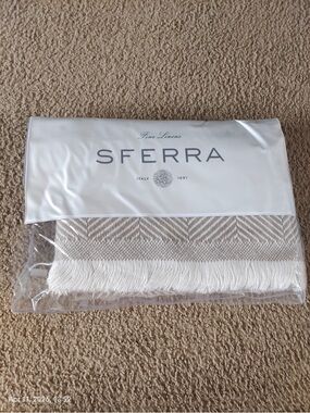 SFERRA Neutral Herringbone Fringed Throw
